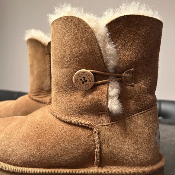 UGG Bailey Button II Shearling Boot - Picture 7 of 13